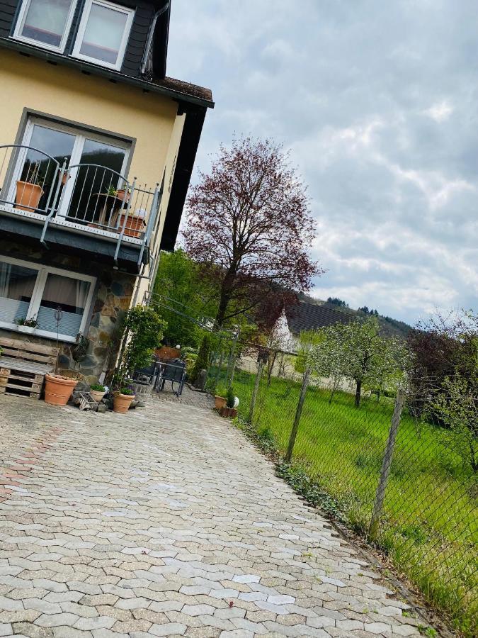 Residenz Moselzauber - Ferienwohnungen Mit Pool Landschaft Ernst Exterior photo