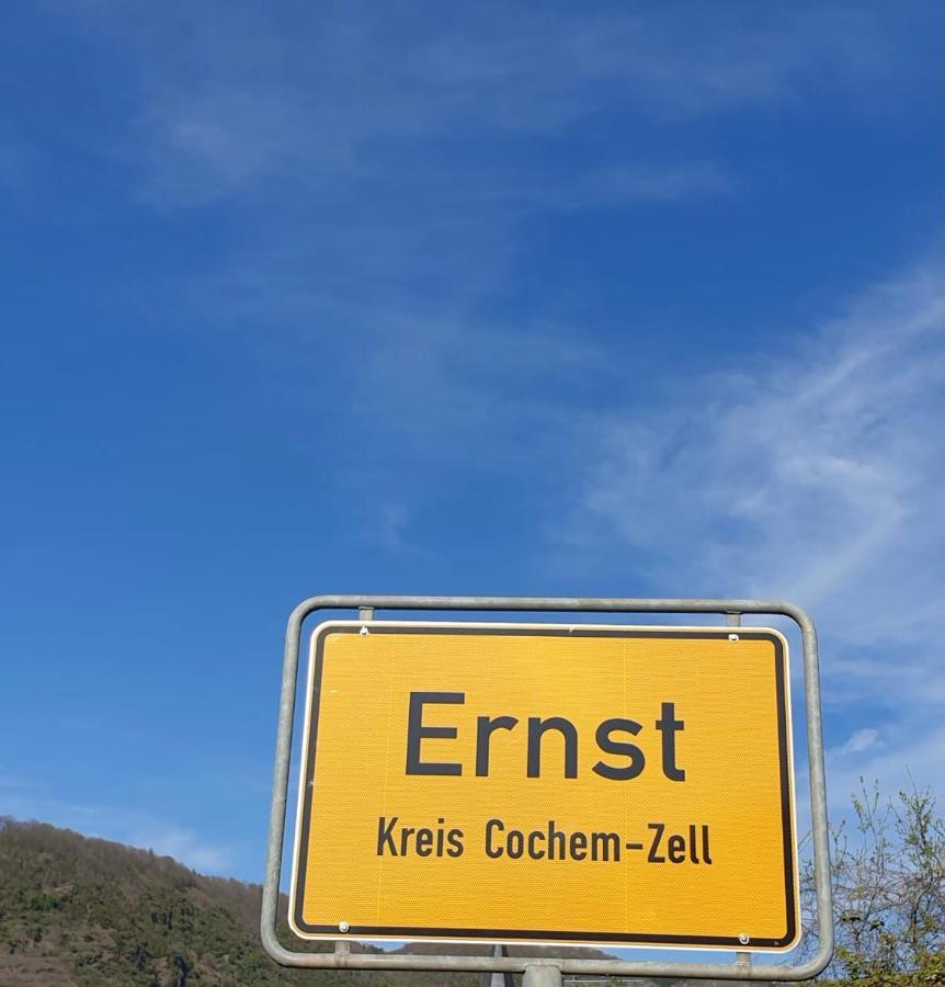 Residenz Moselzauber - Ferienwohnungen Mit Pool Landschaft Ernst Exterior photo