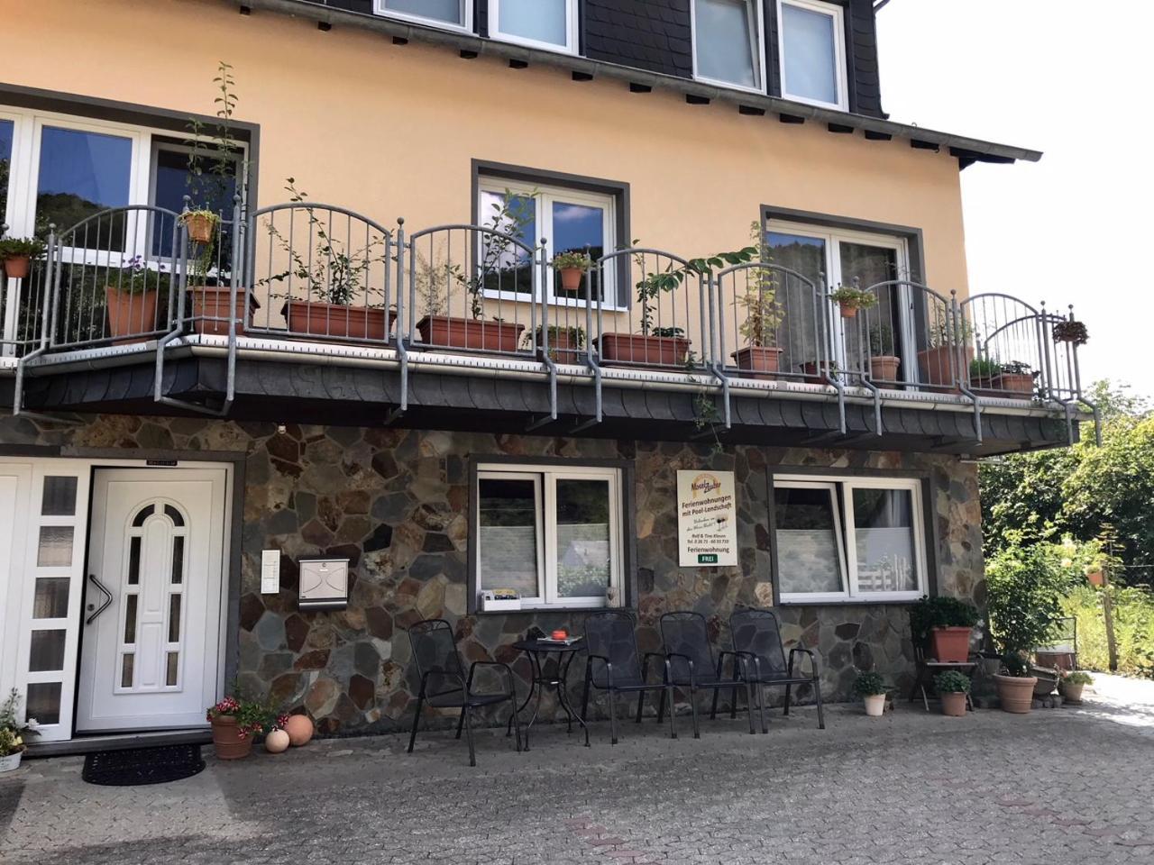 Residenz Moselzauber - Ferienwohnungen Mit Pool Landschaft Ernst Exterior photo
